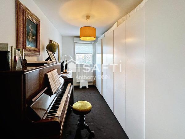 Appartement type 4 de 80m², place de parking, balcon, proximité CHR