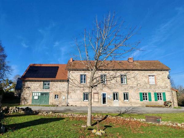 LONGERE RENOVEE + CHAMBRES D HOTES + DEPENDANCES AU BOUT DU CHEMIN 300