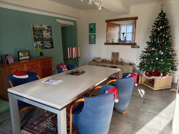 LONGERE RENOVEE + CHAMBRES D HOTES + DEPENDANCES AU BOUT DU CHEMIN 300