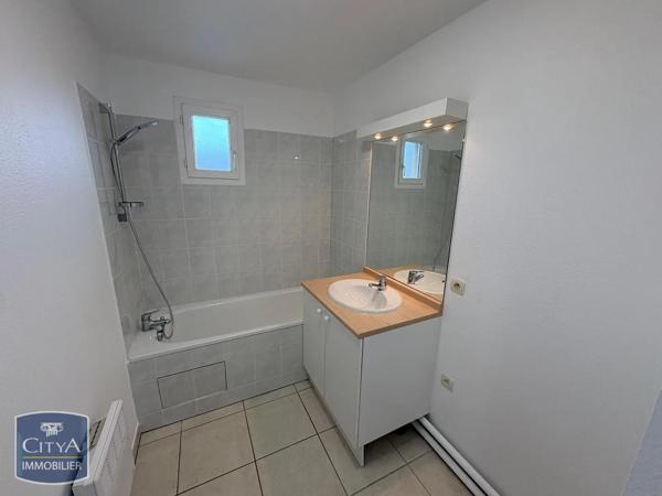 Appartement à louer 3 pièces 57.98m² Angoulême (16000)