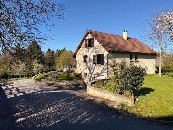 Maison de 110 m2, 3 ch, garage de 80 m2 et terrain de 2379 m2