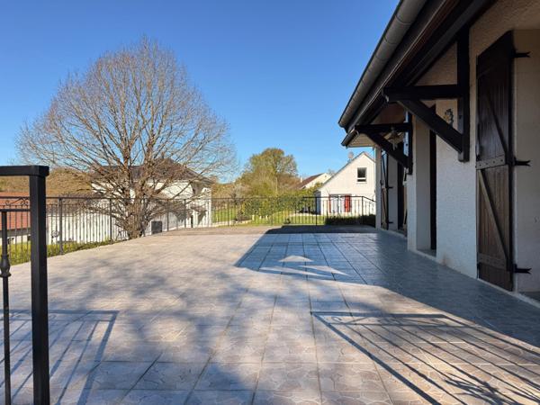 Maison de 110 m2, 3 ch, garage de 80 m2 et terrain de 2379 m2