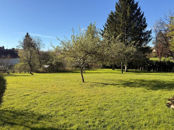 Maison de 110 m2, 3 ch, garage de 80 m2 et terrain de 2379 m2