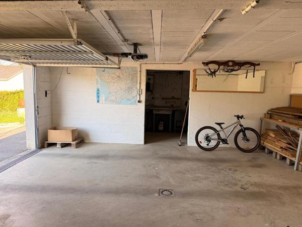 Maison de 110 m2, 3 ch, garage de 80 m2 et terrain de 2379 m2