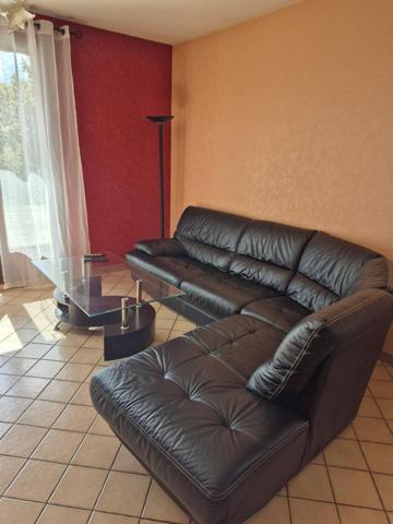 Maison de 110 m2, 3 ch, garage de 80 m2 et terrain de 2379 m2