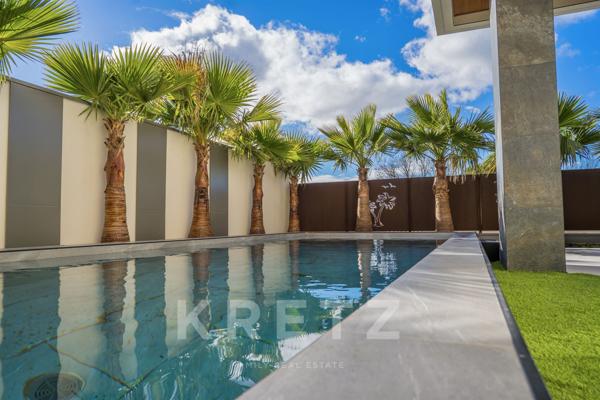 Villa contemporaine avec vue dégagée