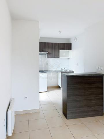 Cavaillon (84300) Cavaiilon appartement T2 de 42 m2 parking balcons 10 m2 ascenseur