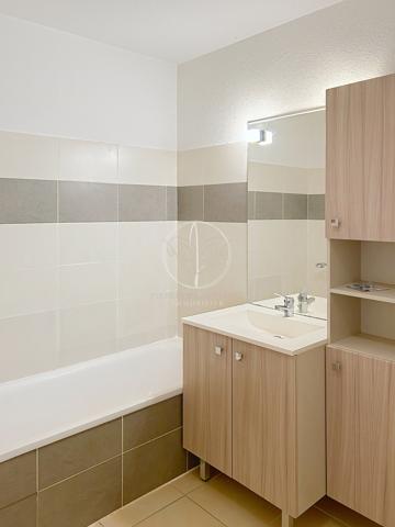 Cavaillon (84300) Cavaiilon appartement T2 de 42 m2 parking balcons 10 m2 ascenseur