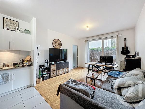 Appartement F2 à vendre  2 pièces - 40,42 m 2   IVRY SUR SEINE  - 94
