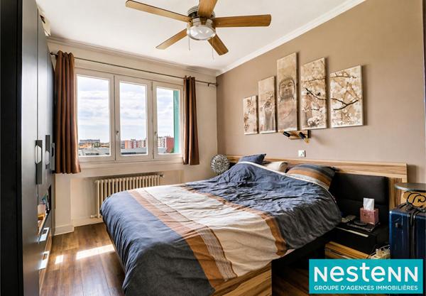 Appartement Villeurbanne Faÿs 3 pièces - Dernier étage avec ascenseur et balcon. Vue dégagée.
