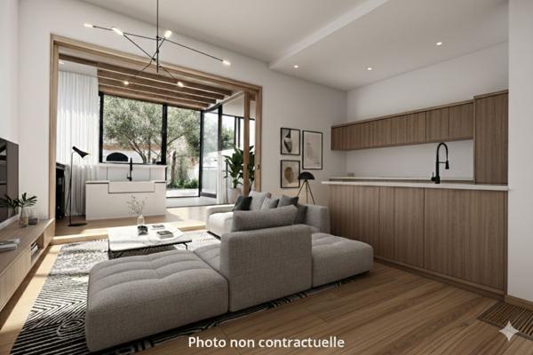 MARSEILLE 6 - SECTEUR LODI - REZ DE JARDIN EN DUPLEX RENOVE - TROIS CHAMBRES - AU CALME ABSOLU - JARDIN ET TERRASSES -