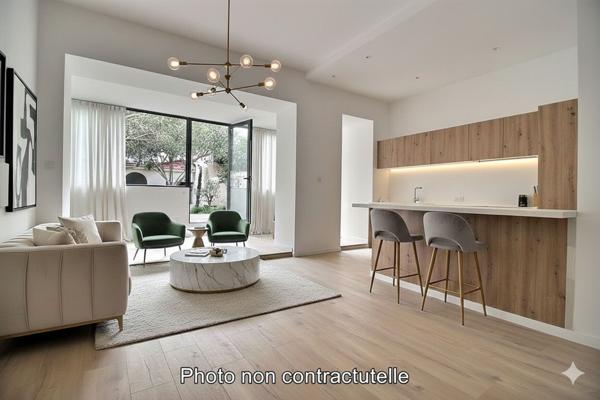 MARSEILLE 6 - SECTEUR LODI - REZ DE JARDIN EN DUPLEX RENOVE - TROIS CHAMBRES - AU CALME ABSOLU - JARDIN ET TERRASSES -