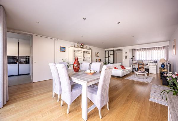 BELLE PROPRIETE ,  3 CHAMBRES JARDIN PISCINE