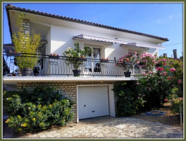 Maison à vendre 7 pièces CHALAIS (16)