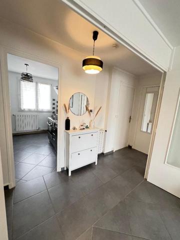 Appartement Valence 4 pièce(s) 55 m2, garage, cave