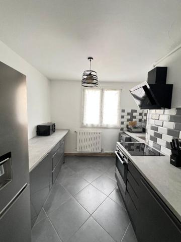 Appartement Valence 4 pièce(s) 55 m2, garage, cave
