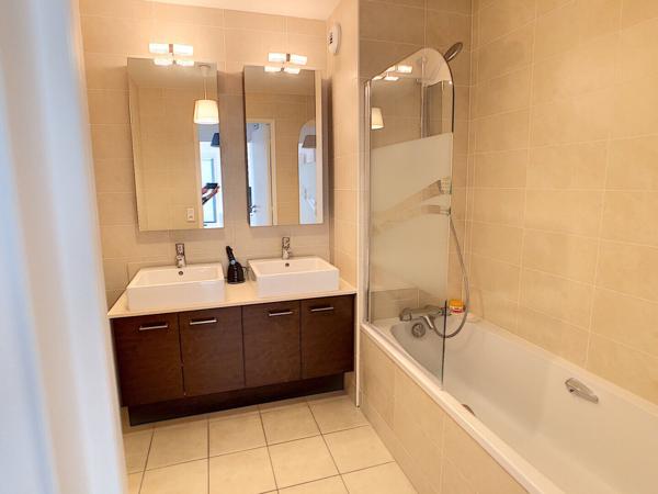 Appartement Suresnes 3 pièce(s) 67.52 m2