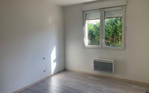 Appartement à louer    2 pièces • 50 m2 Aussillon