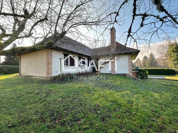 Maison plain pied vue sur étang, 138 m², 4 pièces.