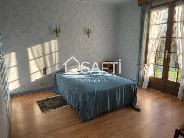 Maison plain pied vue sur étang, 138 m², 4 pièces.