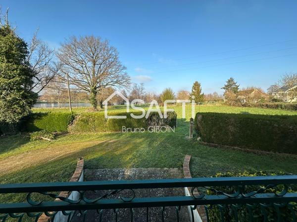 Maison plain pied vue sur étang, 138 m², 4 pièces.