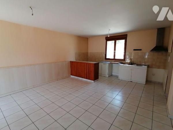 NOUVEAUTE TRENTE CINQ NOTAIRES !! Sur la commune de Bain de Bretagne, dans un hameau à 5 minute...