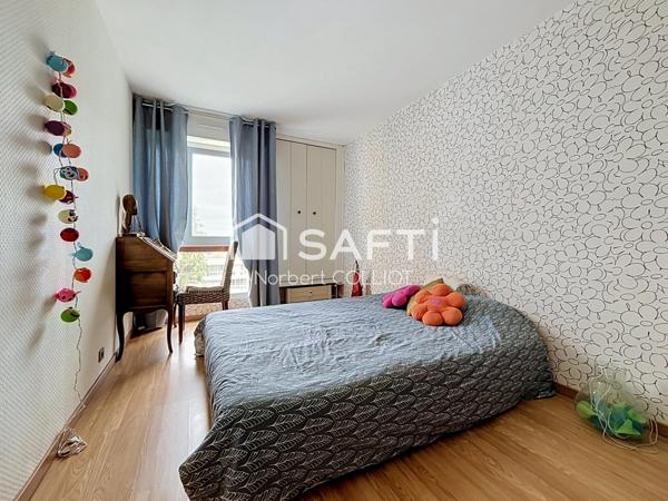 Appartement 4P, vue dégagée, parking S/Sol, cave