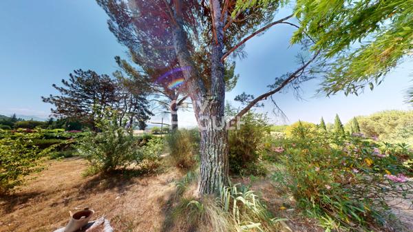 À VENDRE ! MAISON À RÉNOVER AVEC BEAU POTENTIEL