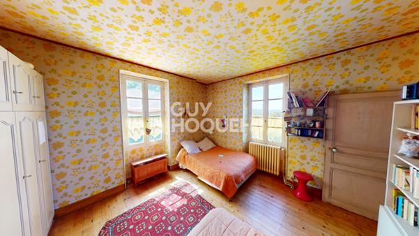 À VENDRE ! MAISON À RÉNOVER AVEC BEAU POTENTIEL