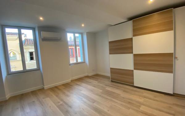 Appartement à louer    4 pièces •  Castres
