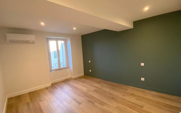 Appartement à louer    4 pièces •  Castres