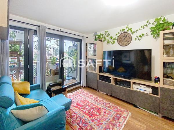 Au pied du Métro ligne 7 Paul Vaillant Couturier, Résidence récente au calme