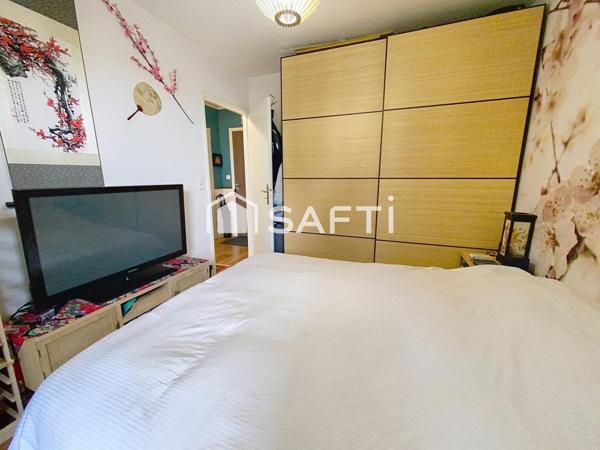 Au pied du Métro ligne 7 Paul Vaillant Couturier, Résidence récente au calme