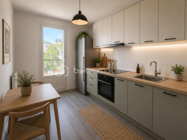 Appartement entre Halles et Vieux Tours, situé au 3eme et dernier étage sans ascenseur. Entièrement refais à neuf (peintures, sols, tableau électrique), il n'attend qu'à recevoir vos meubles.