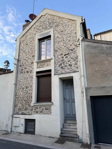 Vente                                                      Maison
                        
                     2 pièces                      38 m2                     à Melun