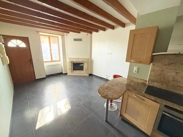 Vente                                                      Maison
                        
                     2 pièces                      38 m2                     à Melun