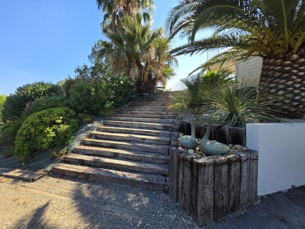 VILLA CALIFORNIENNE D'ARCHITECTE - 380 m² - 5 ou 7 CHAMBRES - PARC EXCEPTIONNEL 3000 m² - 8 mn PLAGE A PIED