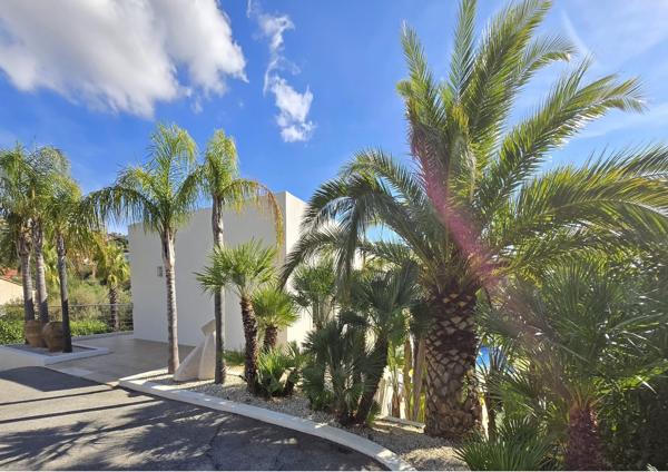 VILLA CALIFORNIENNE D'ARCHITECTE - 380 m² - 5 ou 7 CHAMBRES - PARC EXCEPTIONNEL 3000 m² - 8 mn PLAGE A PIED
