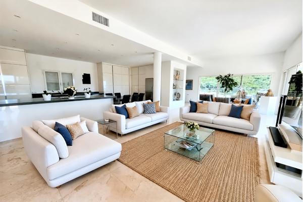 VILLA CALIFORNIENNE D'ARCHITECTE - 380 m² - 5 ou 7 CHAMBRES - PARC EXCEPTIONNEL 3000 m² - 8 mn PLAGE A PIED