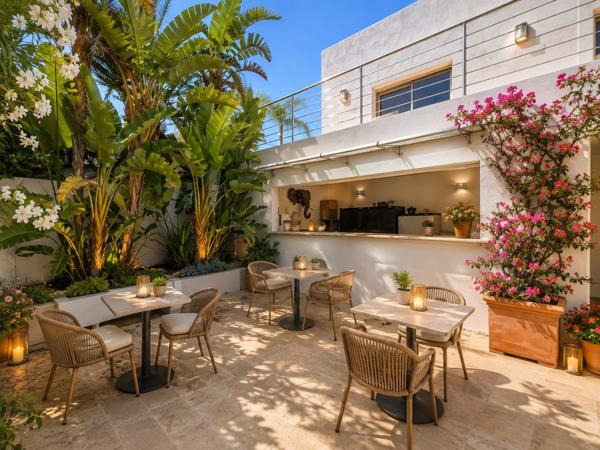 VILLA CALIFORNIENNE D'ARCHITECTE - 380 m² - 5 ou 7 CHAMBRES - PARC EXCEPTIONNEL 3000 m² - 8 mn PLAGE A PIED