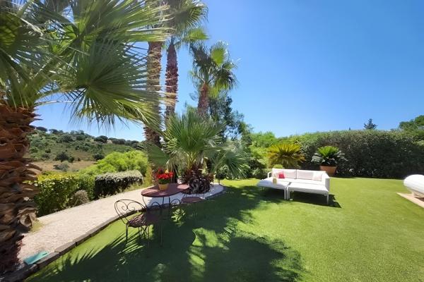 VILLA CALIFORNIENNE D'ARCHITECTE - 380 m² - 5 ou 7 CHAMBRES - PARC EXCEPTIONNEL 3000 m² - 8 mn PLAGE A PIED