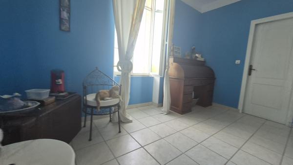 MAISON DE PRESTIGE EN PIERRE AVEC VUE ET BEAU JARDIN ET PISCINE !
