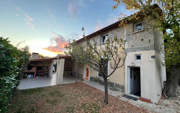 Maison à vendre    5 pièces •  Barbentane