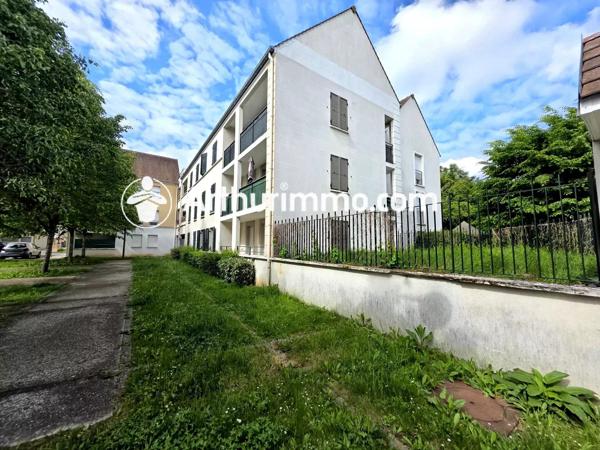 Vente                                                      Appartement
                        
                     2 pièces                      40 m2                     à Lieusaint