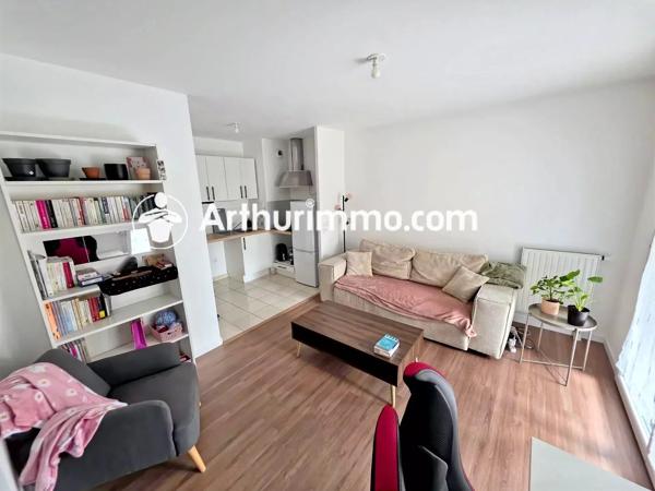 Vente                                                      Appartement
                        
                     2 pièces                      40 m2                     à Lieusaint