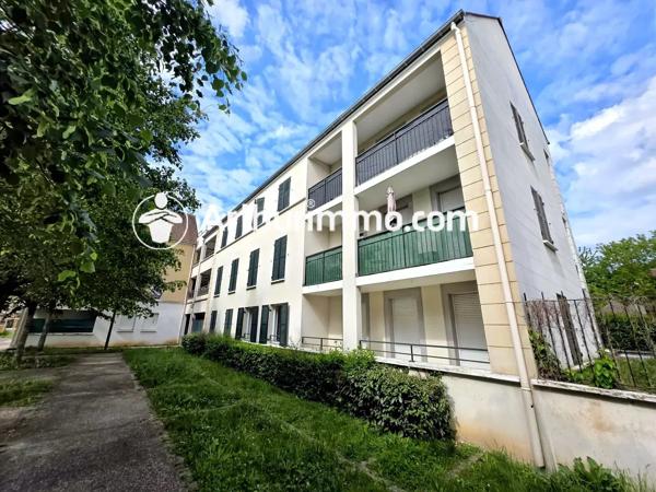Vente                                                      Appartement
                        
                     2 pièces                      40 m2                     à Lieusaint