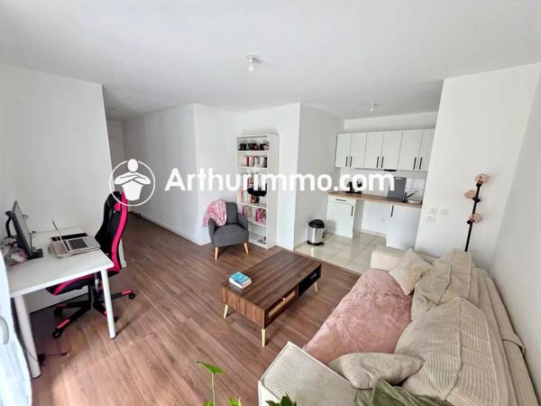 Vente                                                      Appartement
                        
                     2 pièces                      40 m2                     à Lieusaint