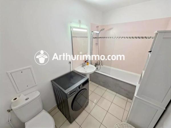 Vente                                                      Appartement
                        
                     2 pièces                      40 m2                     à Lieusaint