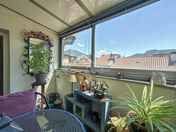 Millau (12100) DUPLEX TYPE 90 M² AVEC PARKING PRIVÉ ET VERANDA + BALCON