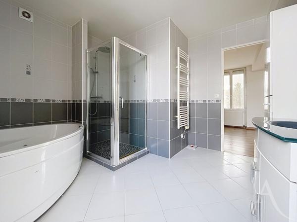 Maison 120 m2 Aubergenville 3/4 chambres, potentiel 44 m2 - Jardin - cave